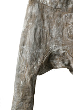 画像をギャラリービューアに読み込む, BORIS BIDJAN SABERI CROPPED TROUSER / WAX GUM DYED & BODY MOLDED "P15.1 BF-FKU10001" (LIGHT GUM)