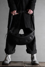 画像をギャラリービューアに読み込む, m.a+ large slice belt bag / BY302/CUP0,7 (BLACK)