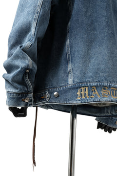 Load image into Gallery viewer, mastermind JAPAN TRUCKER JACKET / 2WAY STRETCH DENIM (INDIGO)