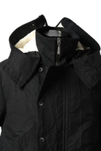 画像をギャラリービューアに読み込む, masnada MILITARY HOODIE LONG PARKA COAT with BOA LINNER /  COTONE STROPICCIATO (BLACK)
