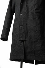 画像をギャラリービューアに読み込む, masnada MILITARY HOODIE LONG PARKA COAT with BOA LINNER /  COTONE STROPICCIATO (BLACK)