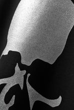 Load image into Gallery viewer, mastermind JAPAN SWEAT HOODIE / GLITTER LOGO (BLACK)