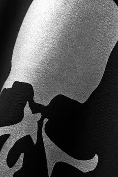 Load image into Gallery viewer, mastermind JAPAN SWEAT HOODIE / GLITTER LOGO (BLACK)