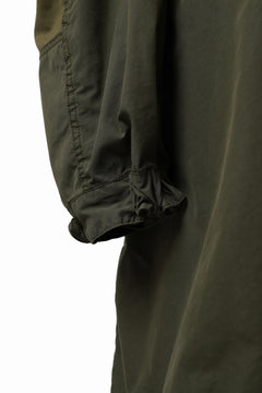 Load image into Gallery viewer, mastermind WORLD x ALPHA INDUSTRIES M-65 MODS COAT - CRAZY PANELED (OLIVE)
