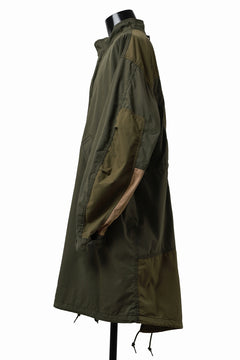 Load image into Gallery viewer, mastermind WORLD x ALPHA INDUSTRIES M-65 MODS COAT - CRAZY PANELED (OLIVE)