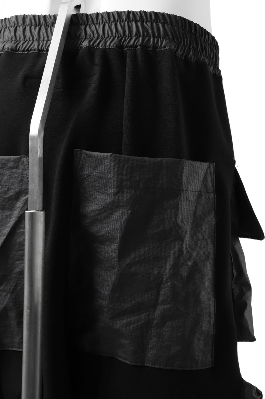 画像をギャラリービューアに読み込む, A.F ARTEFACT "BOXY" ARMY SARROUEL SHORTS / BomberHEAT® (BLACK)