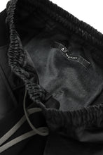 画像をギャラリービューアに読み込む, A.F ARTEFACT "BOXY" ARMY SARROUEL SHORTS / BomberHEAT® (BLACK)