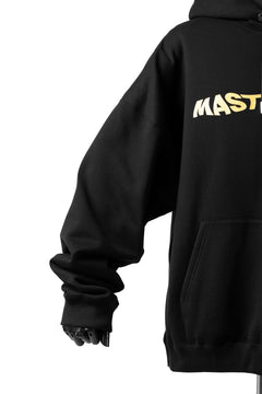 Load image into Gallery viewer, mastermind JAPAN SWEAT HOODIE / GLITTER LOGO & SKULL (BLACK)