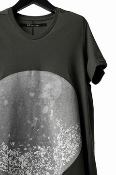 Load image into Gallery viewer, A.F ARTEFACT CREW NECK TEE / ABSTRACT PRINT Ver. (KHAKI)