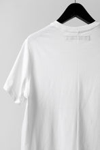 Load image into Gallery viewer, A.F ARTEFACT CREW NECK TEE / ABSTRACT PRINT Ver. (WHITE)