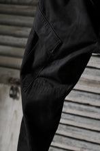 画像をギャラリービューアに読み込む, CHANGES VINTAGE REMAKE MILITARY CARGO TAPERED PANTS / WOODLAND CAMO (BLACK DYED #B)