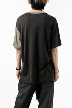 画像をギャラリービューアに読み込む, CAPERTICA ASYMMETRY BI COLOR TEE / SUPER120S WASHABLE WOOL (SEPIA)