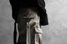 画像をギャラリービューアに読み込む, 11 BY BORIS BIDJAN SABERI CARGO POCKET PANT / STRETCH DENIM "P21B-F-1482" (GUM)