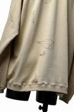 画像をギャラリービューアに読み込む, A.F ARTEFACT PYRA PATTERN PRINT CREW NECK TOPS (BEIGE)
