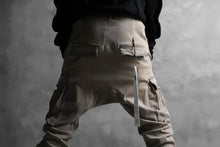 画像をギャラリービューアに読み込む, 11 BY BORIS BIDJAN SABERI CARGO POCKET PANT / STRETCH DENIM "P21B-F-1482" (GUM)