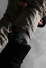 画像をギャラリービューアに読み込む, 11 BY BORIS BIDJAN SABERI CARGO POCKET PANT / STRETCH DENIM "P21B-F-1482" (GUM)