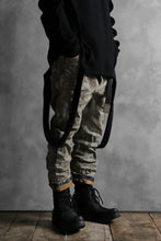 画像をギャラリービューアに読み込む, BORIS BIDJAN SABERI CROPPED TROUSER / WAX GUM DYED & BODY MOLDED "P15.1 BF-FKU10001" (LIGHT GUM)