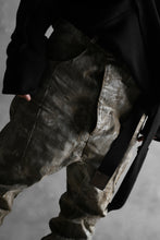 画像をギャラリービューアに読み込む, BORIS BIDJAN SABERI CROPPED TROUSER / WAX GUM DYED & BODY MOLDED "P15.1 BF-FKU10001" (LIGHT GUM)