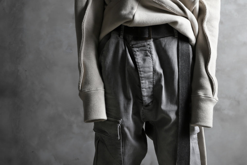 画像をギャラリービューアに読み込む, 11 BY BORIS BIDJAN SABERI CARGO POCKET PANT / STRETCH DENIM "P21B-F-1481" (ICE GREY)