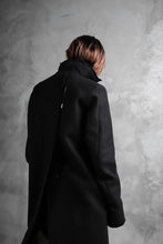 画像をギャラリービューアに読み込む, BORIS BIDJAN SABERI HIGH NECK MIDDLE COAT "COAT 1. MID-F0508M" (BLACK)