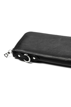Load image into Gallery viewer, ISAMU KATAYAMA BACKLASH ROUND FASTNER WALLET / ITALY HORSE LEATHER (VACHETTA FINISHED / BLACK)