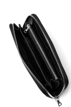 Load image into Gallery viewer, ISAMU KATAYAMA BACKLASH ROUND FASTNER WALLET / ITALY HORSE LEATHER (VACHETTA FINISHED / BLACK)