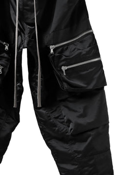 画像をギャラリービューアに読み込む, A.F ARTEFACT -SEPARATION- ZIP CARGO PANTS / LUXURY NYLON (BLACK)