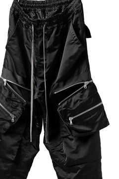 画像をギャラリービューアに読み込む, A.F ARTEFACT -SEPARATION- ZIP CARGO PANTS / LUXURY NYLON (BLACK)