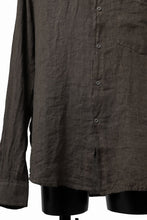 Load image into Gallery viewer, daub DYEING PLAIN SHIRT / ORGANIC LINEN (BROWN)