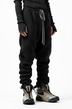 画像をギャラリービューアに読み込む, A.F ARTEFACT "FLUFFY" EMBROIDERED TRACK PANTS / BomberFLEECE (BLACK)