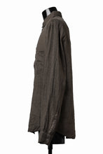 Load image into Gallery viewer, daub DYEING PLAIN SHIRT / ORGANIC LINEN (BROWN)