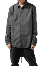 画像をギャラリービューアに読み込む, daub PLAIN COLLAR SHIRT / COLD DYED ORGANIC COTTON (DARK GREY)