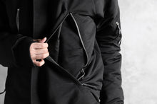 画像をギャラリービューアに読み込む, 11 BY BORIS BIDJAN SABERI PADDED HOODIE JACKET "J17-F-1323" (BLACK)