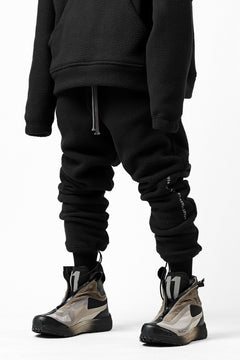 画像をギャラリービューアに読み込む, A.F ARTEFACT "FLUFFY" EMBROIDERED TRACK PANTS / BomberFLEECE (BLACK)