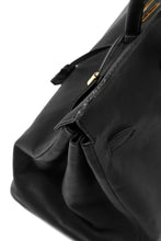 Load image into Gallery viewer, DEFORMATER.® TRAVEL BAG / SMOOTH COWHIDE (BLACK / GOLD PARTS)