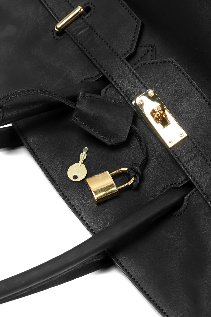Load image into Gallery viewer, DEFORMATER.® TRAVEL BAG / SMOOTH COWHIDE (BLACK / GOLD PARTS)