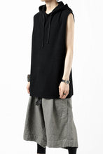 画像をギャラリービューアに読み込む, ISAMU KATAYAMA BACKLASH SLEEVELESS HOODIE CUT & SEWN / RANDOM PILE FABRIC (BLACK)