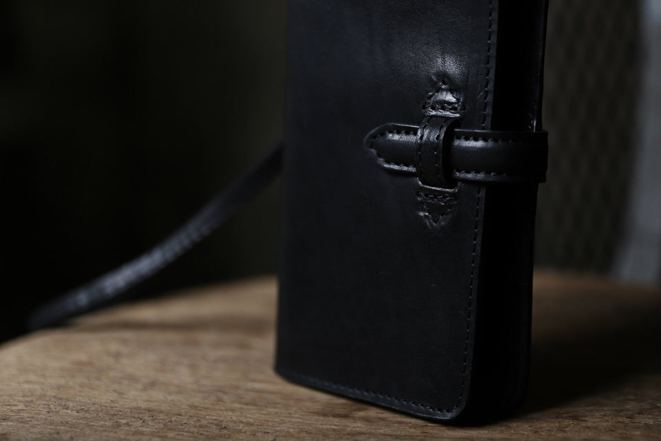 Load image into Gallery viewer, ISAMU KATAYAMA BACKLASH SMART PHONE CASE / PURSE LARGE / ITALY DOUBLE SHOULDER (BLACK)