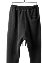 Load image into Gallery viewer, daub SWEAT SLIM JOGGER PANTS / COLD DYED JERSEY (DARK GREY)
