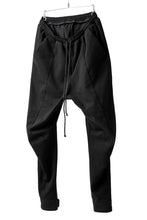 Load image into Gallery viewer, daub CENTRAL SEAM BUTTONS CLOSURE PANTS / SOFT COTTON TWILL (BLACK)