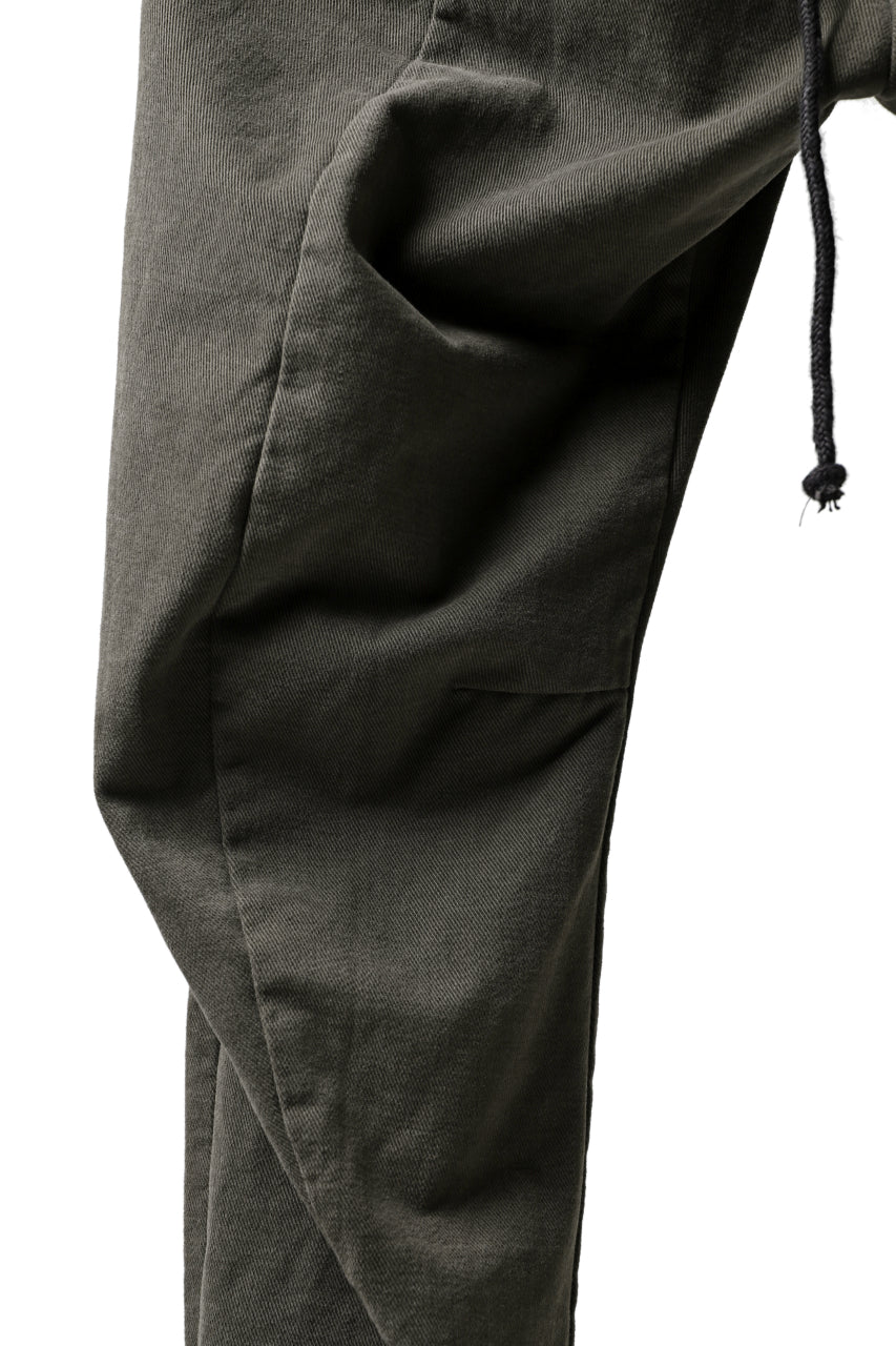 Load image into Gallery viewer, daub CENTRAL SEAM BUTTONS CLOSURE PANTS / SOFT COTTON TWILL (KHAKI GREY)