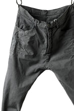 Load image into Gallery viewer, daub ERGONOMIC SEAM SLIM PANTS / STRETCH COTTON (GREY)