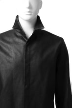 Load image into Gallery viewer, ISAMU KATAYAMA BACKLASH xx GUIDI COMMA 8 LEATHER SHIRT / CALF "Vitello Fiore Volonato" (BLACK) ※