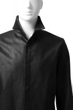 Load image into Gallery viewer, ISAMU KATAYAMA BACKLASH xx GUIDI COMMA 8 LEATHER SHIRT / CALF "Vitello Fiore Volonato" (BLACK) ※