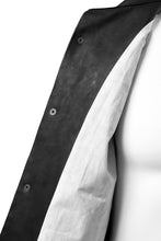 Load image into Gallery viewer, ISAMU KATAYAMA BACKLASH xx GUIDI COMMA 8 LEATHER SHIRT / CALF "Vitello Fiore Volonato" (BLACK) ※