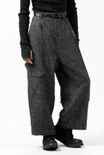 画像をギャラリービューアに読み込む, YUTA MATSUOKA buggy trousers / wool linen herringbone (charcoal grey)