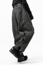 画像をギャラリービューアに読み込む, YUTA MATSUOKA buggy trousers / wool linen herringbone (charcoal grey)