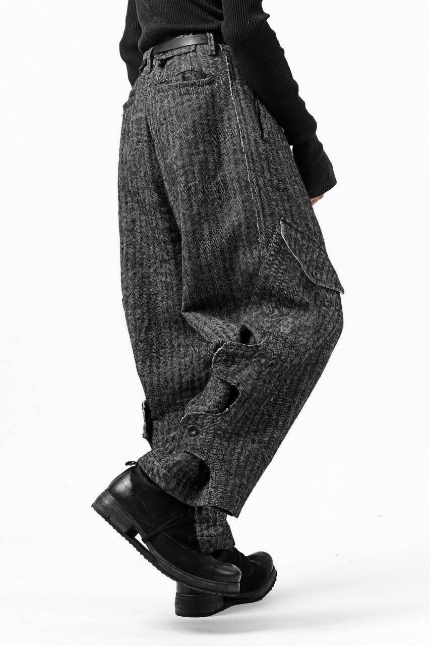 画像をギャラリービューアに読み込む, YUTA MATSUOKA buggy trousers / wool linen herringbone (charcoal grey)