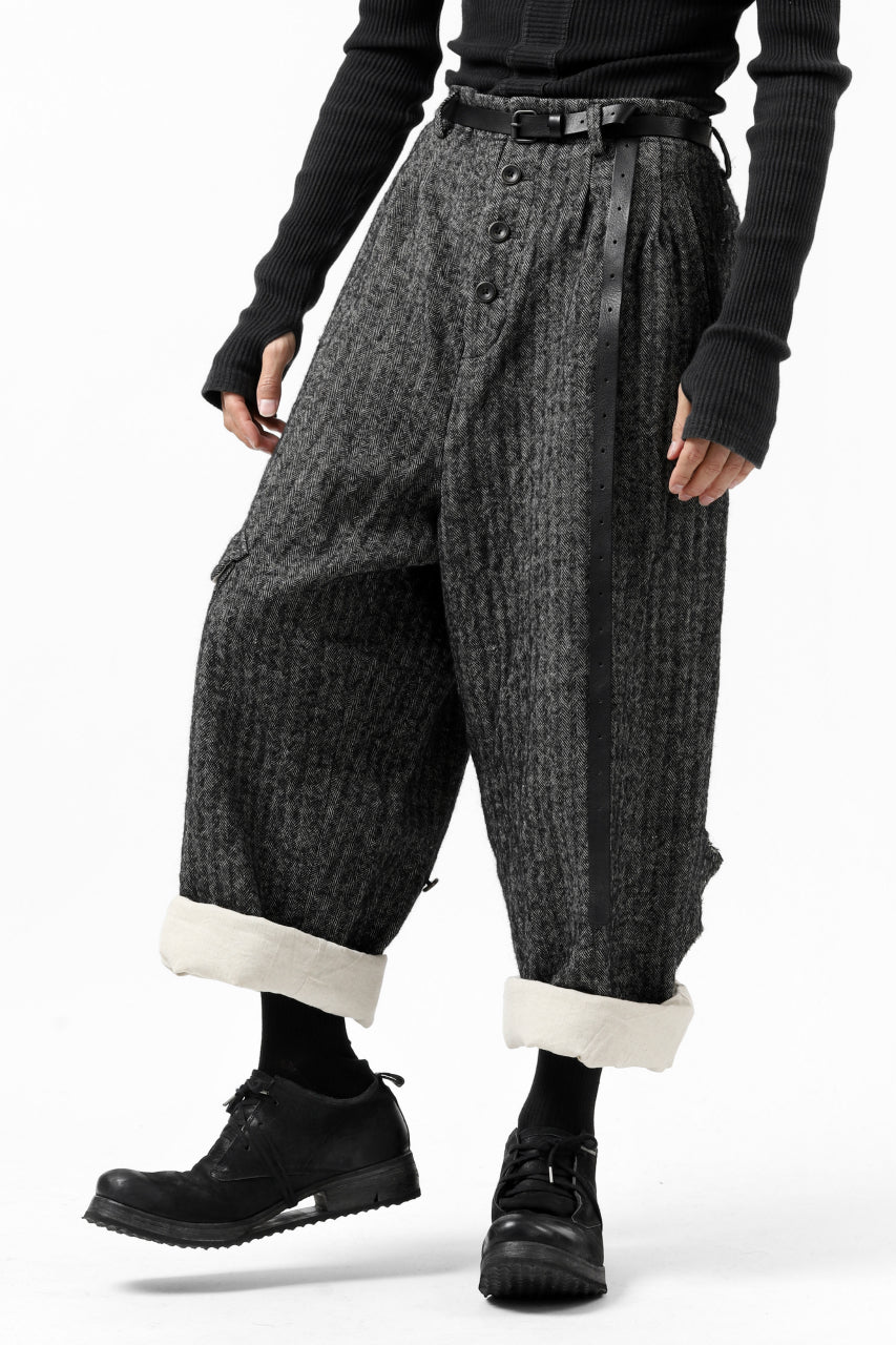 画像をギャラリービューアに読み込む, YUTA MATSUOKA buggy trousers / wool linen herringbone (charcoal grey)