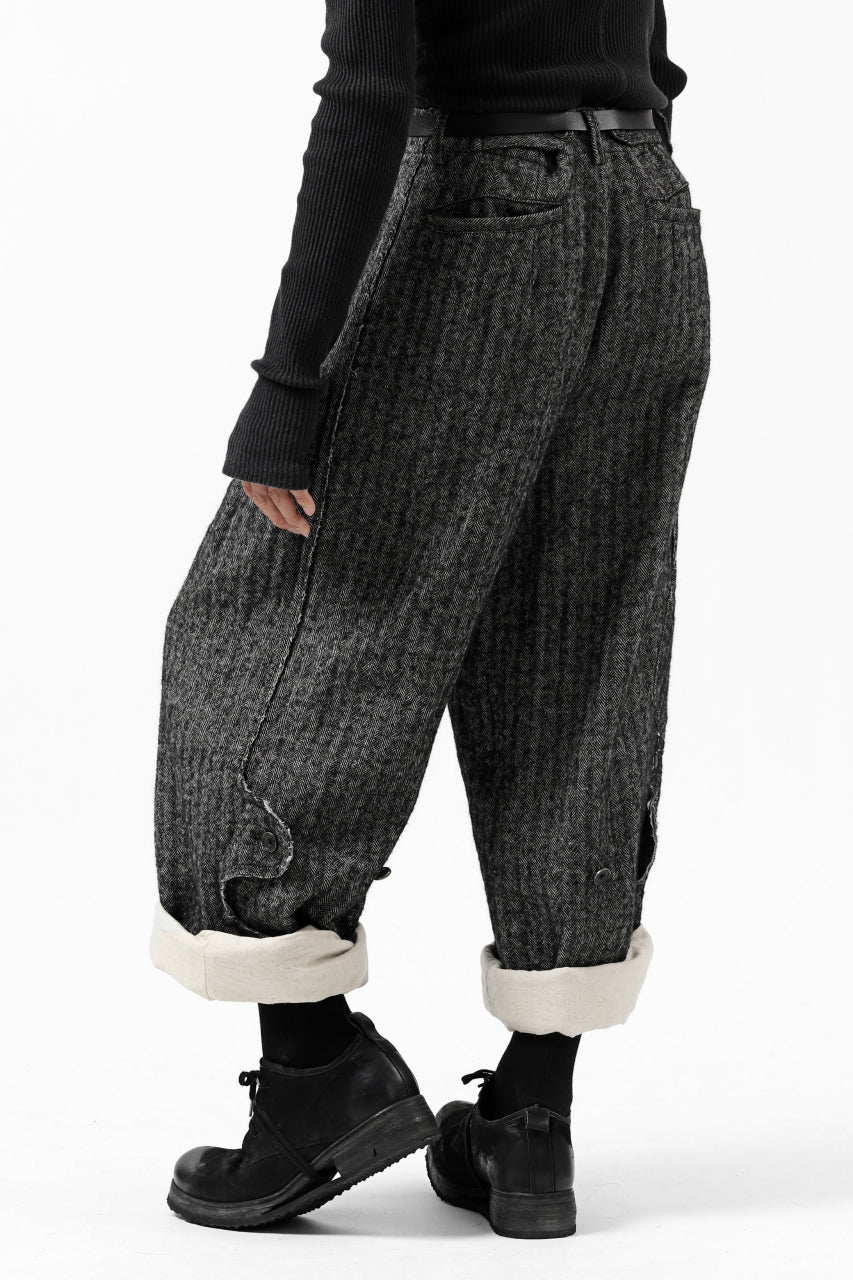 画像をギャラリービューアに読み込む, YUTA MATSUOKA buggy trousers / wool linen herringbone (charcoal grey)